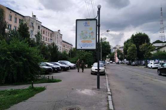 Фото рекламної площини за адресою Кирилівська вул., 38