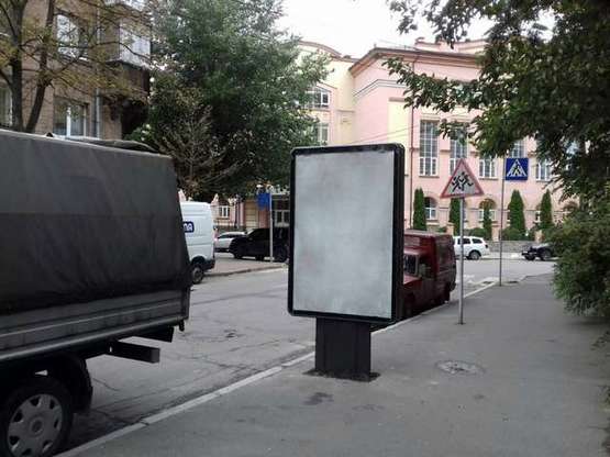 Фото рекламной плоскости по адресу Почайнинська вул., 62