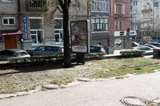 Фото рекламной плоскости по адресу Антоновича вул. (Горького вул.), 25, бульварна частина