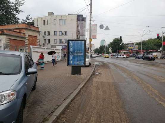 Фото рекламной плоскости по адресу Жилянська вул., . напроти напроти універмагу Україна №1