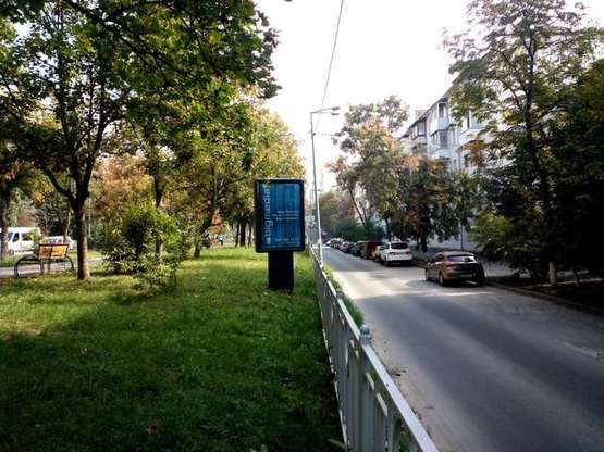Фото рекламної площини за адресою Марії Приймаченко бульв., ,2, бульварна частина