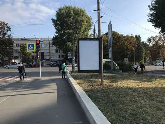 Фото рекламной плоскости по адресу Свободи вул., 1-а - Миру просп.
