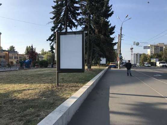 Фото рекламной плоскости по адресу Свободи вул., 1-а - Миру просп.