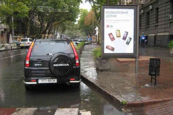 Фото рекламної площини за адресою Рішельєвська вул., 6 - Дерибасівска вул.