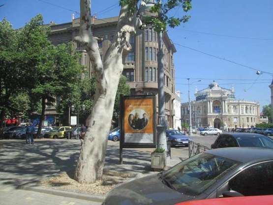 Фото рекламної площини за адресою Рішельєвська вул., 6 - Дерибасівска вул.