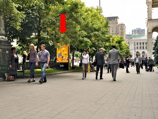 Фото рекламной плоскости по адресу Независимости пл., возле "Главпочтампт", в сторону Крещатик ул., №3
