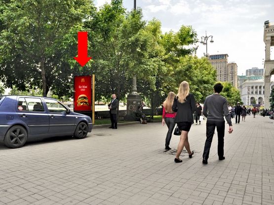 Фото рекламной плоскости по адресу Независимости пл., возле "Главпочтампт", в сторону Крещатик ул., №2