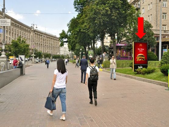 Фото рекламной плоскости по адресу Крещатик ул., 19, ст.м. Крещатик, в сторону Независимости пл.