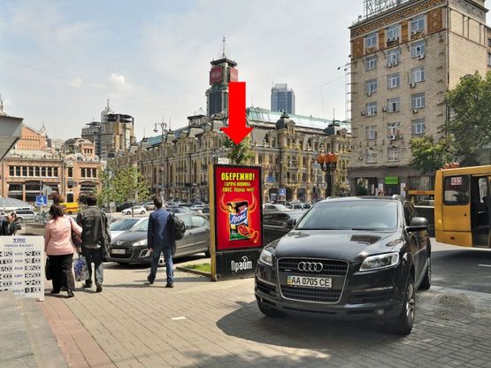 Фото рекламной плоскости по адресу Шевченко бул., 2/54, в сторону Крещатик ул.