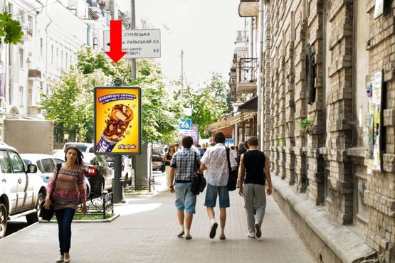 Фото рекламної площини за адресою Ярославов Вал ул., 15, в сторону Владимирская ул.