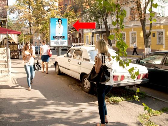 Фото рекламної площини за адресою Ярославов Вал ул., 10, возле ресторана "Евразия", в сторону Владимирская ул.