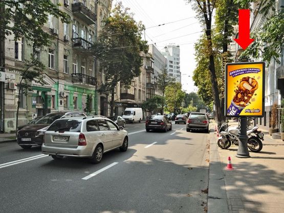 Фото рекламной плоскости по адресу Б. Житомирская ул., 30, в сторону Львовская пл.