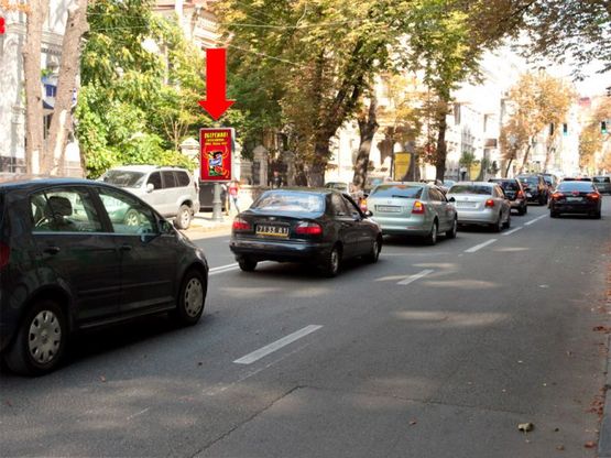 Фото рекламної площини за адресою Б. Житомирская ул., 30, в сторону Владимирская ул.