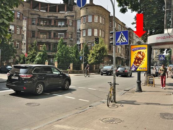 Фото рекламной плоскости по адресу Б. Житомирская ул., 16 / Стрелецкая, светофор, в сторону Львовская пл.