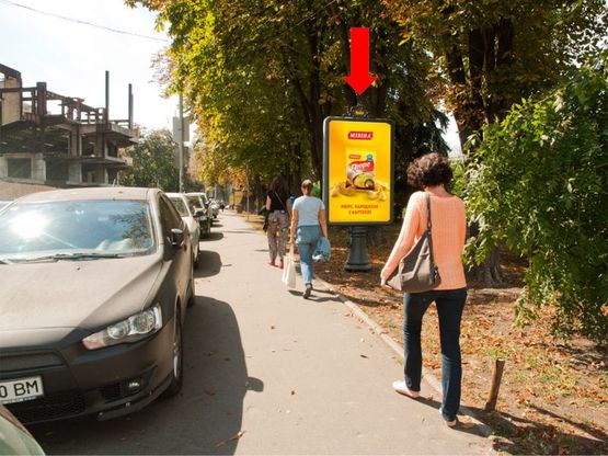 Фото рекламної площини за адресою Львовская пл. (территория парка, между Ярославов Вал ул. и Рейтарская ул.), в сторону Ярославов Вал ул.