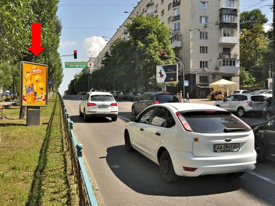 Фото рекламной плоскости по адресу Украинки бул., 10, (бульвар)