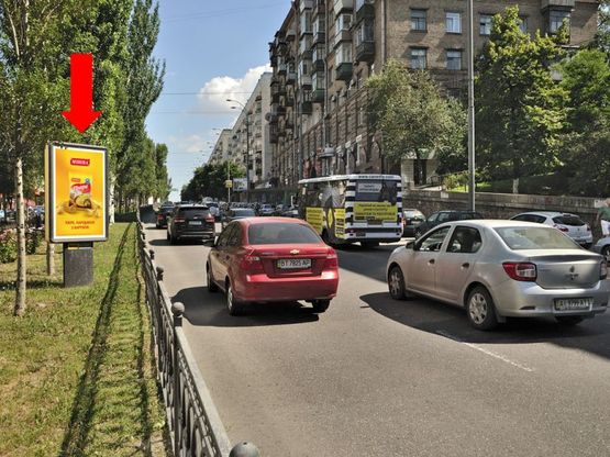 Фото рекламної площини за адресою Украинки бул., 6, (бульвар)