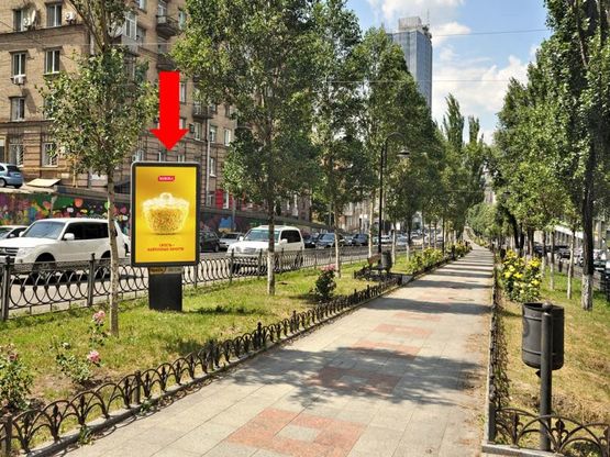 Фото рекламной плоскости по адресу Украинки бул., 6, (бульвар)