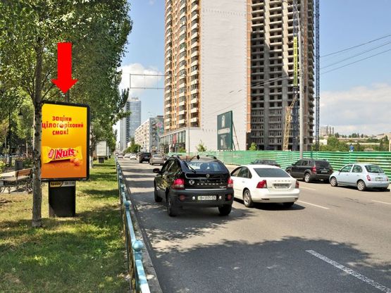 Фото рекламной плоскости по адресу Украинки бул., 7-Б, (бульвар)