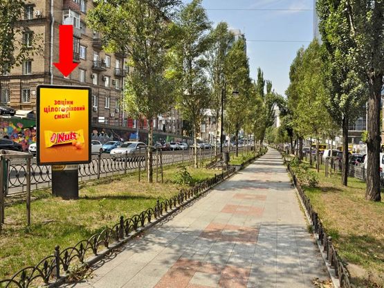 Фото рекламной плоскости по адресу Украинки бул., 8, (бульвар)