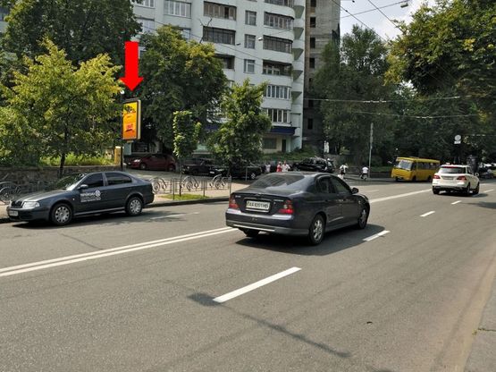 Фото рекламной плоскости по адресу Б. Житомирская ул., 33 / Сретенская ул., в сторону Львовская пл.