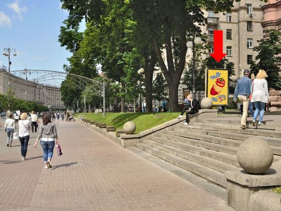 Фото рекламної площини за адресою Крещатик ул., 23