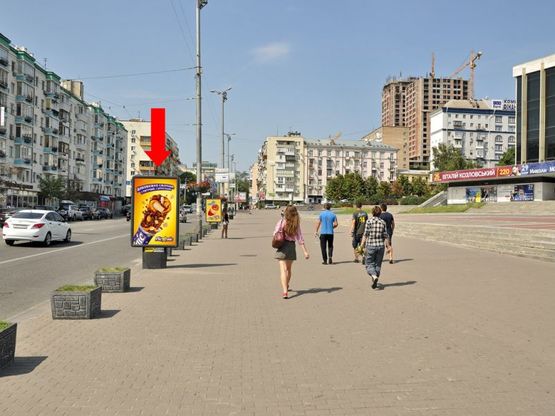 Фото рекламної площини за адресою Б. Васильковская ул. (бывш. Красноармейская ул.), 103, возле Дворца Украина, в сторону центра