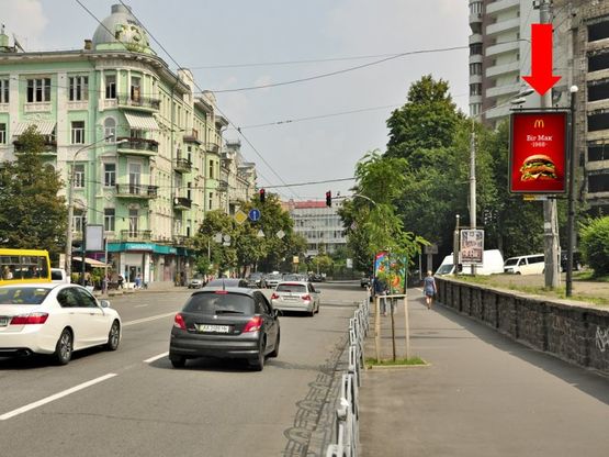 Фото рекламной плоскости по адресу Львовская пл., 8Б, напротив, в центр
