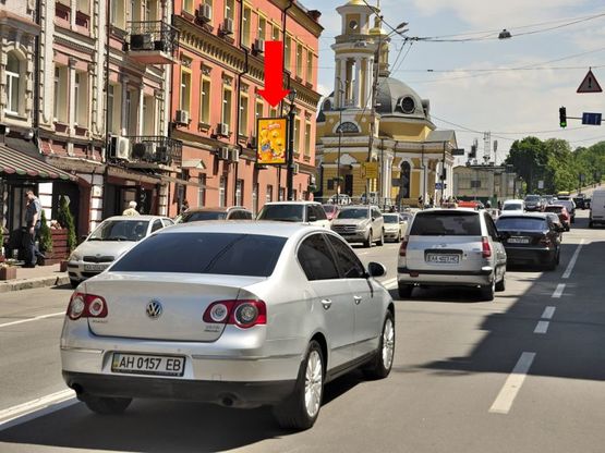 Фото рекламної площини за адресою Сагайдачного ул., 4, в сторону Почтовая пл.