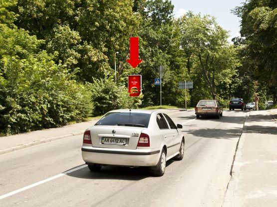 Фото рекламної площини за адресою Парковая дорога ул., 16, в сторону Первозванного пл.