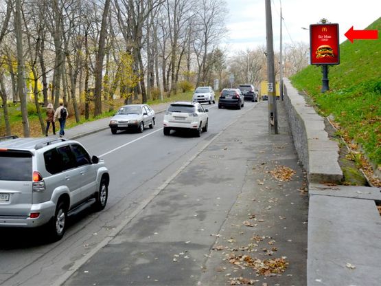 Фото рекламної площини за адресою Парковая дорога ул., 50 м от Первозванного пл., в сторону Первозванного пл.