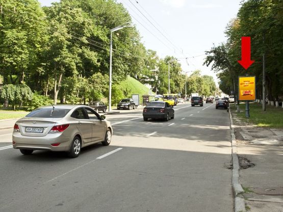 Фото рекламної площини за адресою Лаврская ул., 8, в сторону Цитадельной ул.