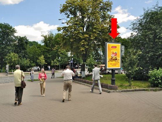 Фото рекламной плоскости по адресу Институтская ул. / Ольгинская ул., вход на ст. м. "Крещатик"