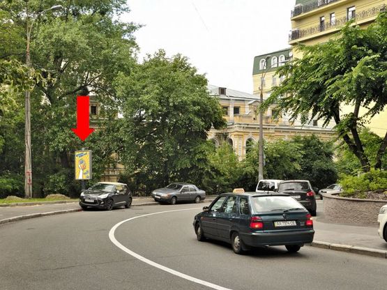 Фото рекламной плоскости по адресу Круглоуниверситетская ул., 16, в сторону Бессарабская пл.