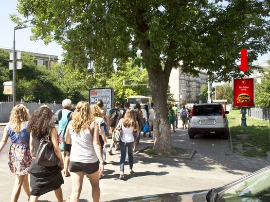 Фото рекламной плоскости по адресу Грушевского ул., возле ст. м. "Арсенальная", в сторону Европейская пл.