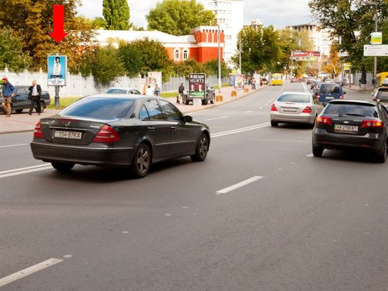 Фото рекламної площини за адресою Грушевского ул., 9, в сторону Славы пл.