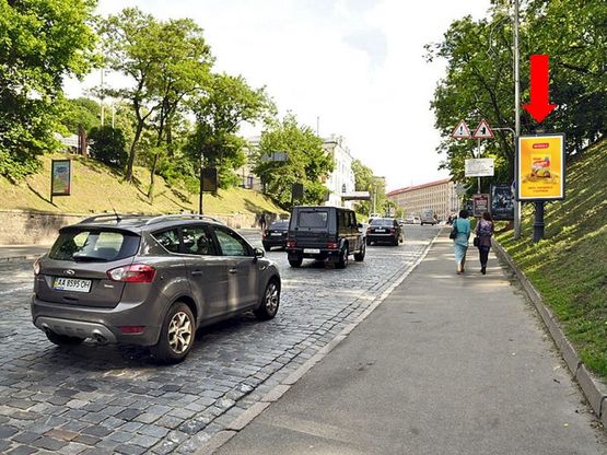 Фото рекламной плоскости по адресу Владимирский спуск, 100 м. от Европейской пл., в сторону Европейская пл.