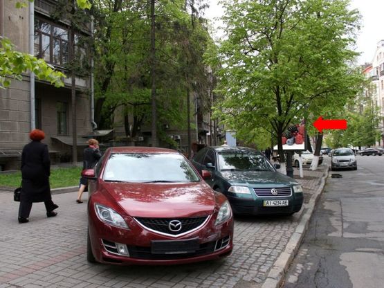 Фото рекламної площини за адресою Институтская ул., 20, в сторону Крещатик ул.