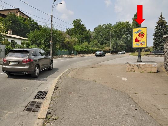 Фото рекламной плоскости по адресу Лаврская ул., 33, в сторону Киево-Печерской лавры