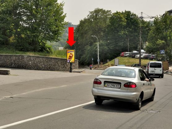 Фото рекламної площини за адресою Лаврская ул., 33, в сторону Дружбы народов бул.