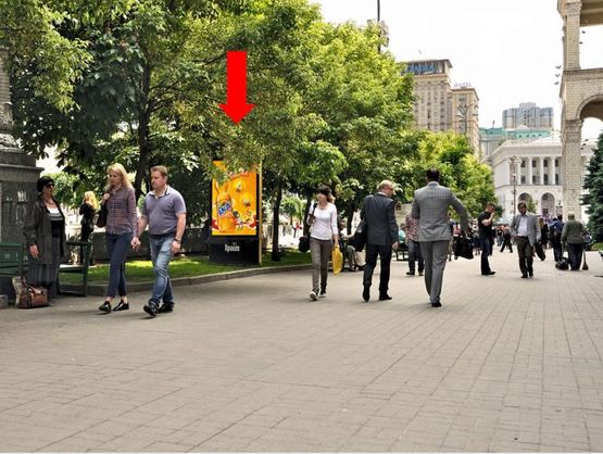 Фото рекламної площини за адресою Независимости пл., возле "Главпочтампт", в сторону Крещатик ул., №3
