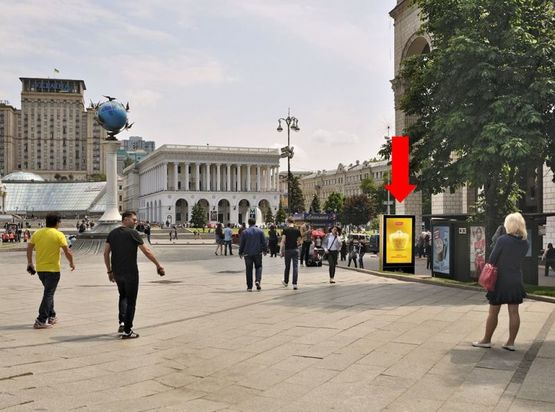 Фото рекламной плоскости по адресу Независимости пл., "Главпочтампт", в сторону Крещатик ул., №1