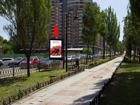 Фото рекламної площини за адресою Украинки бул., 7а, на светофоре, в сторону пл. Л. Украинки