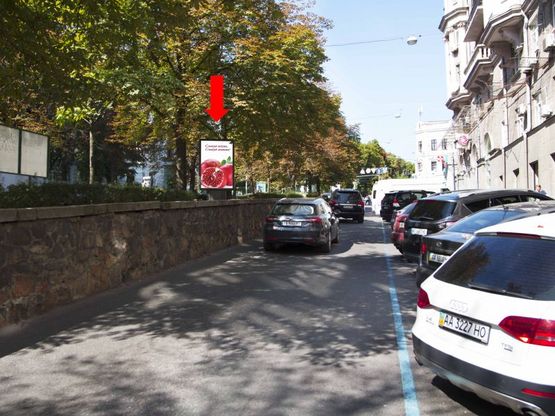 Фото рекламної площини за адресою Антоновича ул. (бывш. Горького ул.), 1, в сторону парка Шевченко