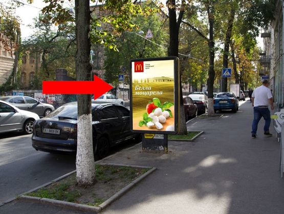 Фото рекламної площини за адресою Ярославов Вал ул., 37, в сторону Владимирская ул.