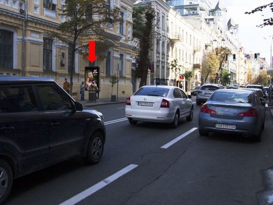 Фото рекламної площини за адресою Б. Житомирская ул., 28, в сторону Владимирская ул.