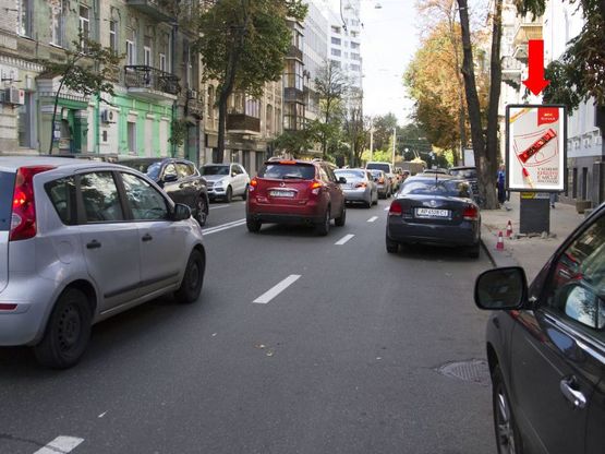 Фото рекламной плоскости по адресу Б. Житомирская ул., 29-А, в сторону Львовская пл.