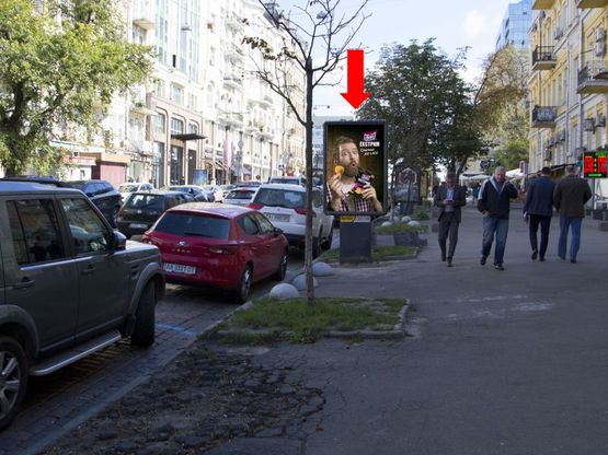 Фото рекламної площини за адресою Хмельницкого ул., 29, напротив Mc'Donald's, в сторону Владимирская ул.