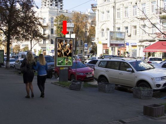 Фото рекламной плоскости по адресу Хмельницкого ул., 29, напротив Mc'Donald's, в сторону Франка ул.