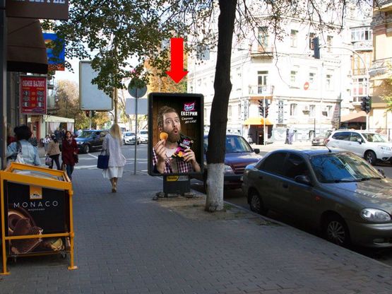 Фото рекламної площини за адресою Ярославов Вал ул., 19 / Гончара ул., на светофоре, напротив ресторана "Paul", в сторону Львовская пл.